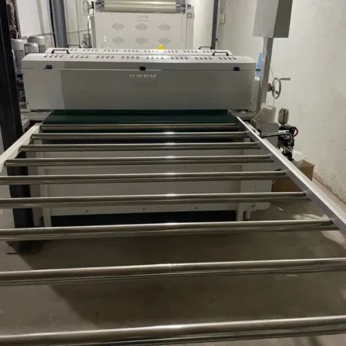 Untitled 1 may phu bong pvc van da gach men tu nhua 1m3 3