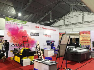 trien lam may in quang cao