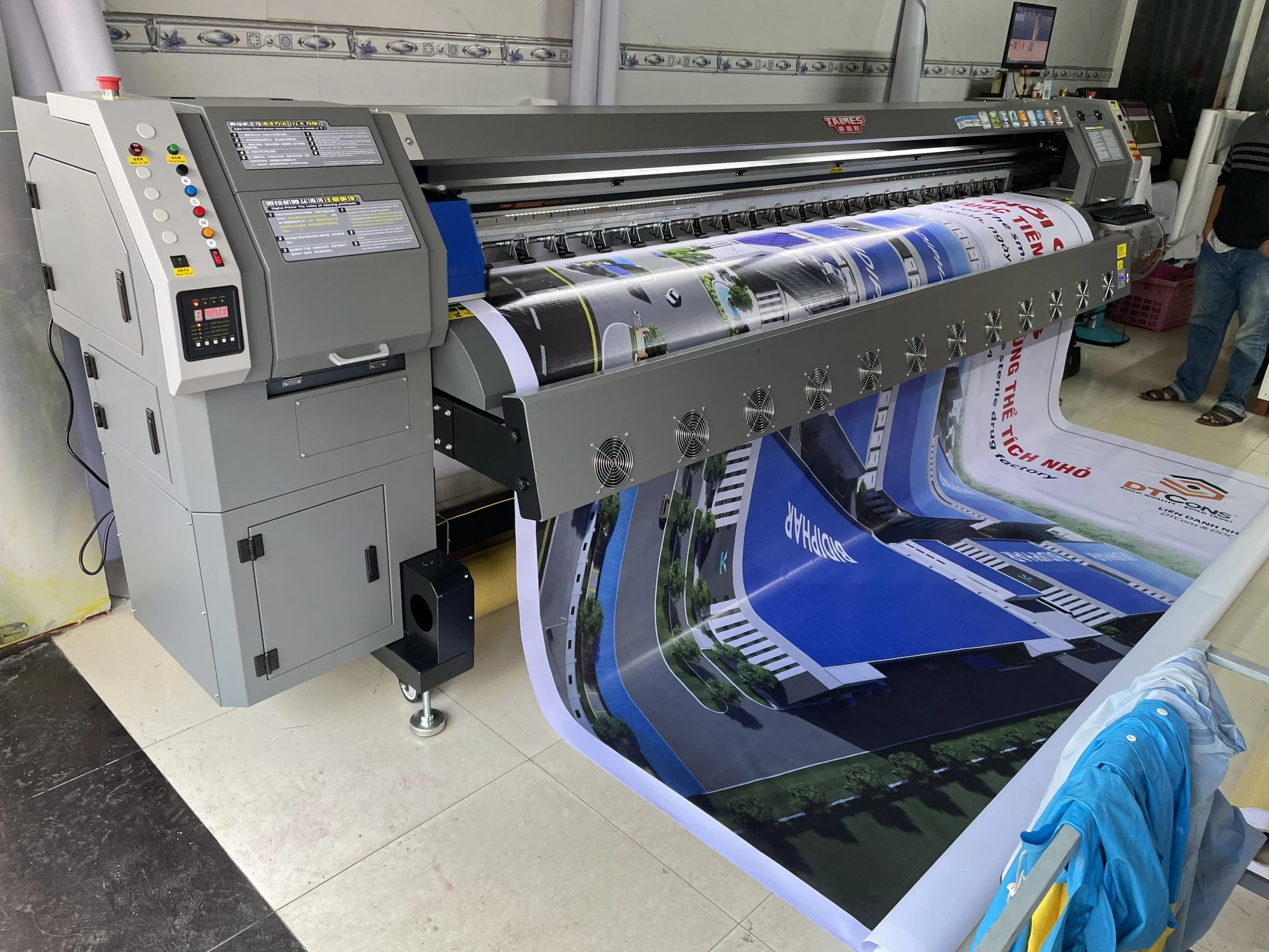Bàn giao Máy In Bạt khổ 3m2 Taimes T5S về Bình Định 4 z5060612885820 8ceae9a88b467486cd7aad7cd89f928b scaled