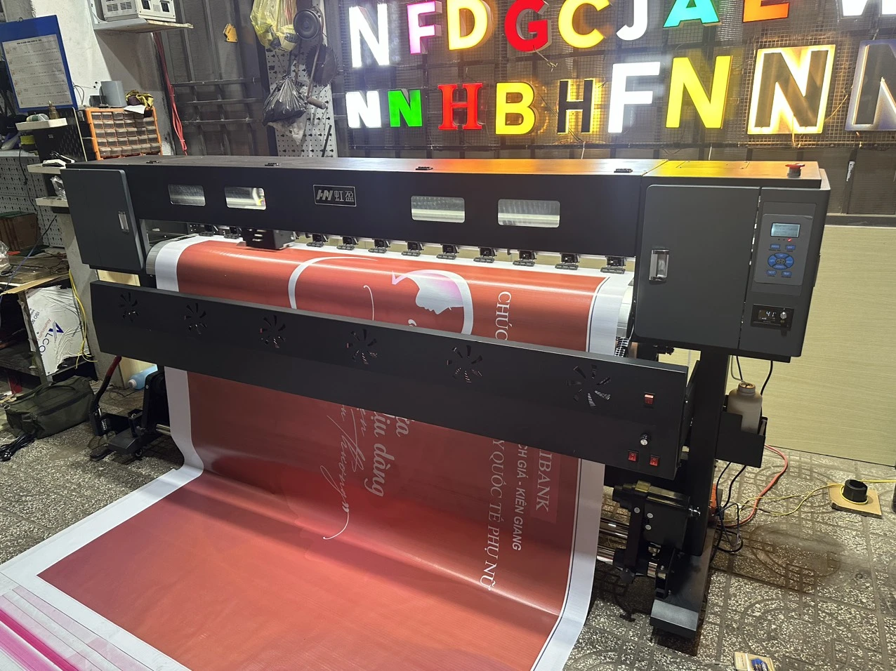 Bàn giao máy HongYing khổ 1m8 in bạt, decal tại Rạch Giá 9 z5260088368643 8badf7f62f3ba56bdc865def4f247579