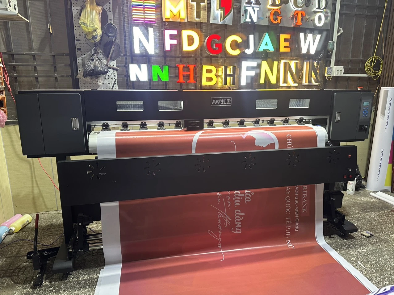 Bàn giao máy HongYing khổ 1m8 in bạt, decal tại Rạch Giá 10 z5260088376835 463bb795432a12801dc03a1ca0989546