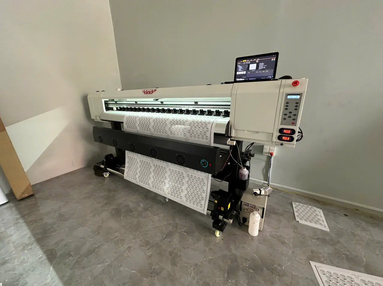 Bàn giao máy in Taimes 1m8 đầu phun i3200 về Cần Thơ 1 9b790b4536fa95a4cceb