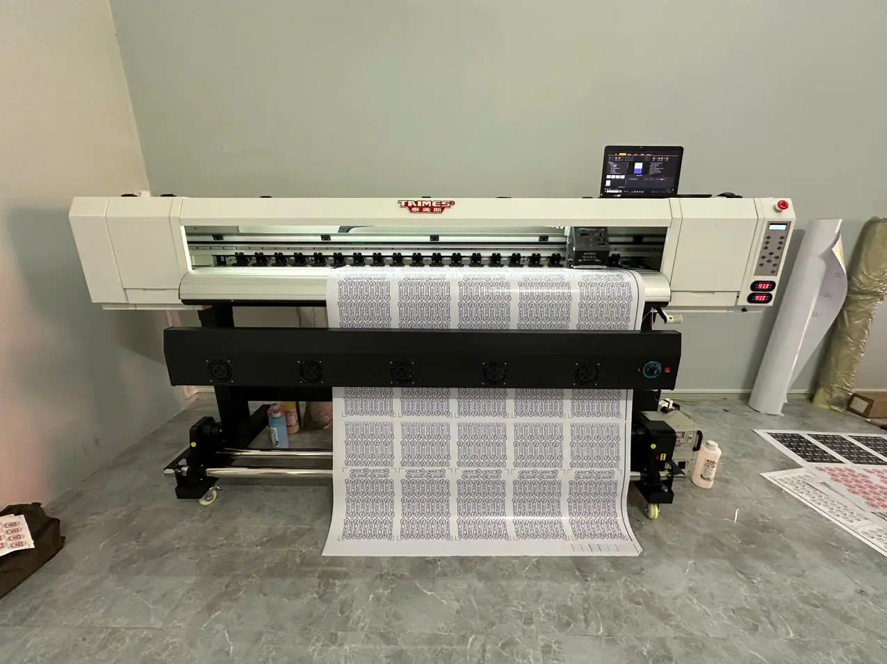 Bàn giao máy in tem nhãn 1m8 về Kom Tum 3 f67edf4ce2f341ad18e2 1