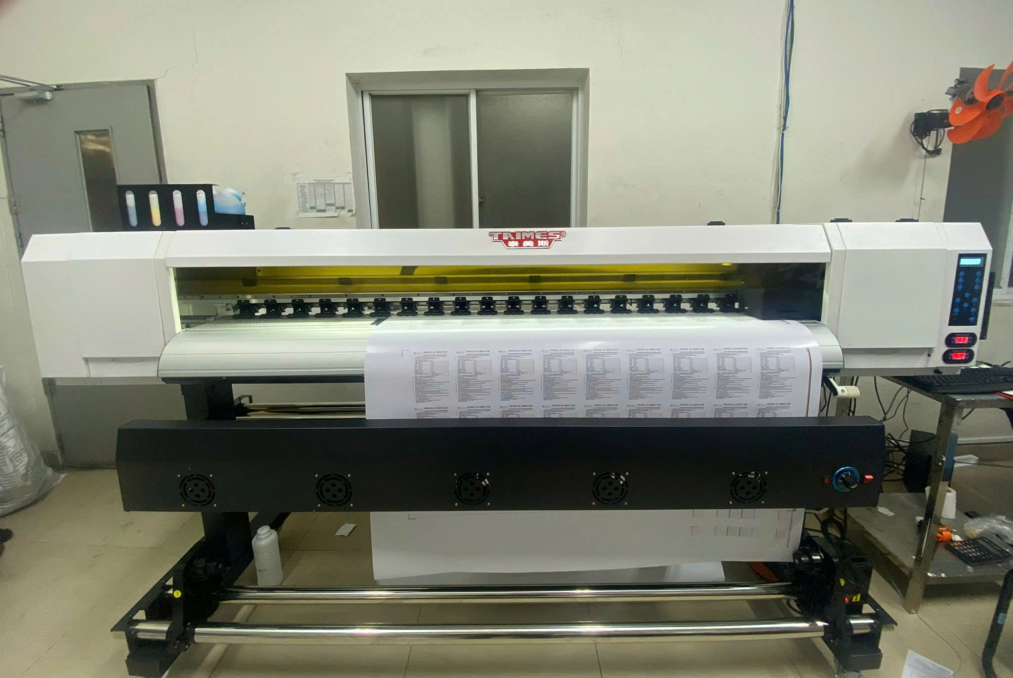 Bàn giao máy in decal taimes 1m8 đầu phun epson i3200 về An Giang 3 z6008559625433 fd5017f90f84052d9ca19c3406b20e89