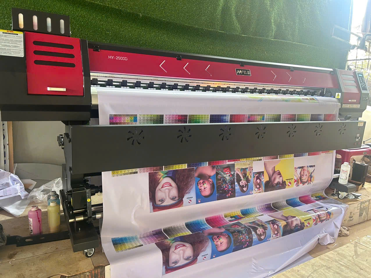 Bàn giao máy in khổ lớn HongYing 2500 tại Gia Lai 2 z6008576666139 7d645843469d5c97014b49e76dd055e8