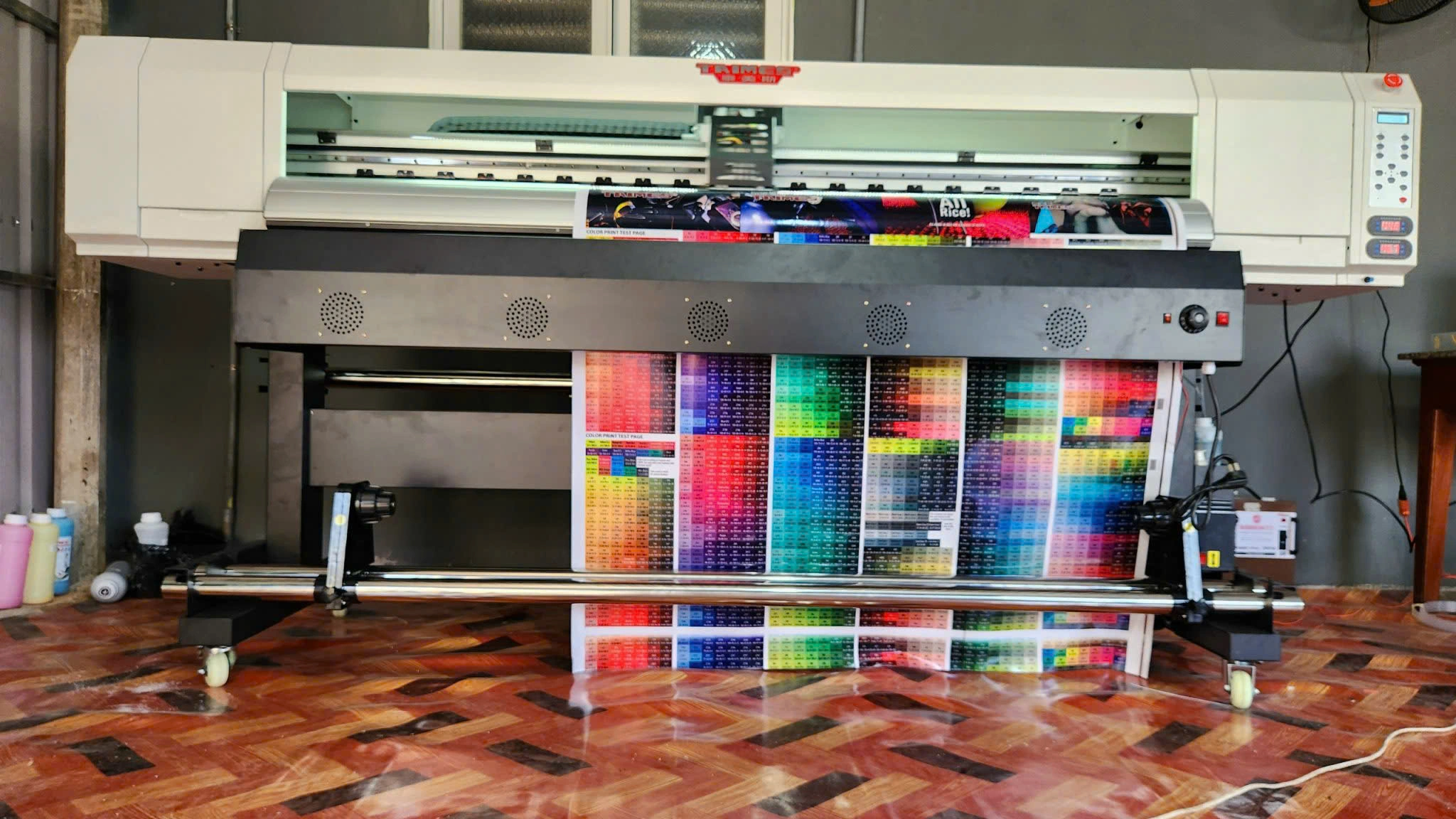 Bàn giao máy in decal Taimes 1m8 i3200 về Bình Định 2 z6008589340382 3ced76f6f19eb414505d434cca057ce0