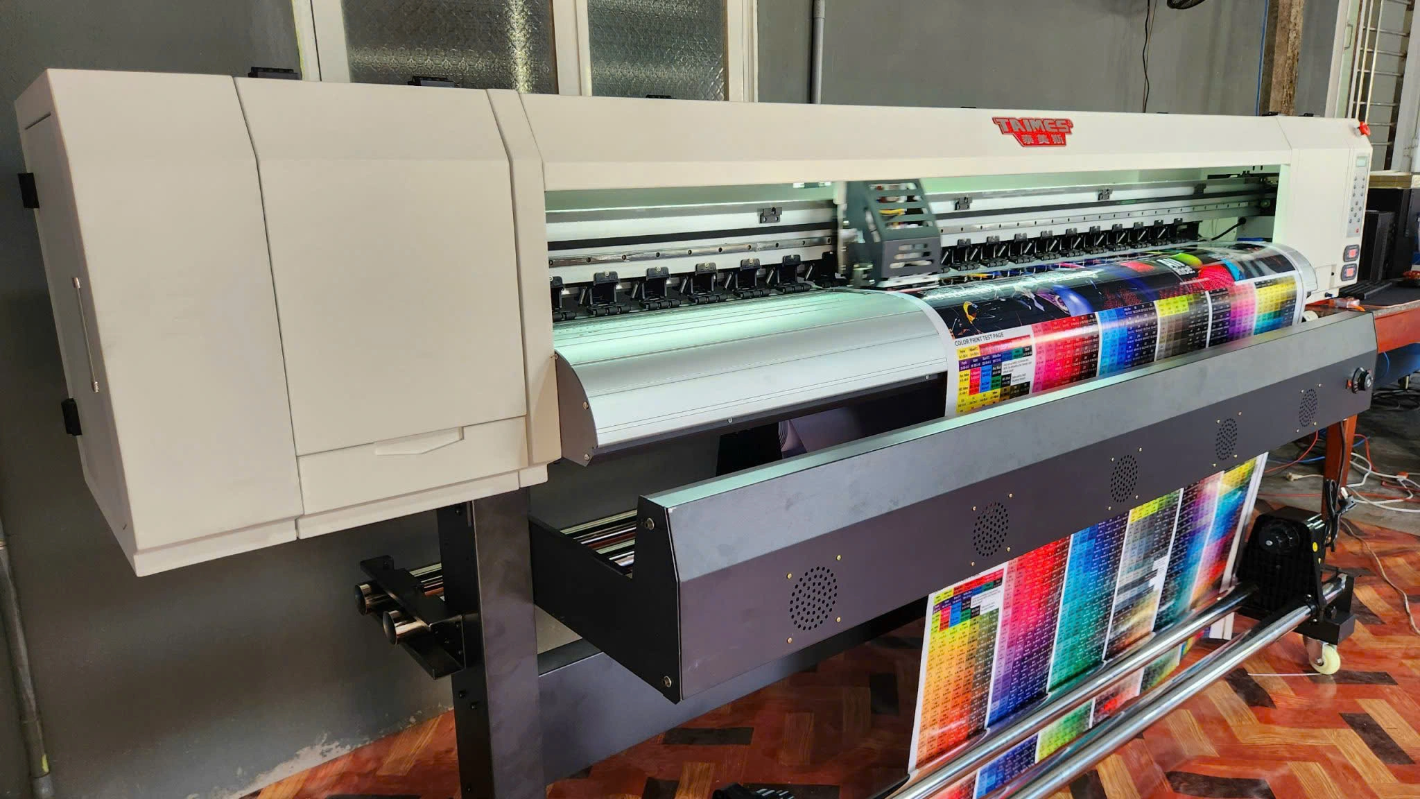 Bàn giao máy in decal Taimes 1m8 i3200 về Bình Định 5 z6008589394599 723ffae8988886f483ba37a68bc03af1