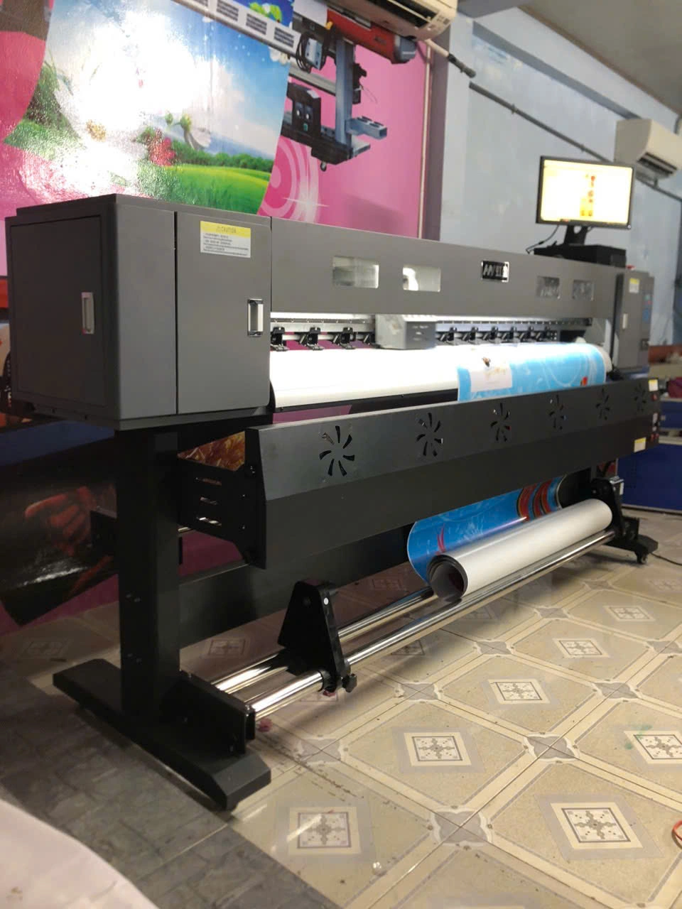 Bàn giao máy in bạt 1m8 về Tiềng Giang 2 z6008592575220 549156664c5e042e66fbece946fb618d