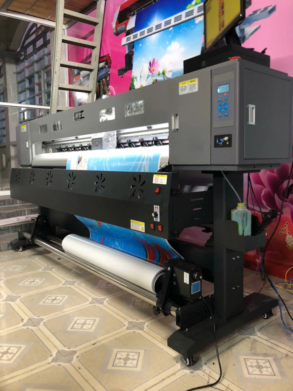 Bàn giao máy in bạt 1m8 về Tiềng Giang 3 z6008592579665 8fd23ddcd02385e19c61b6a2fb4dcadd