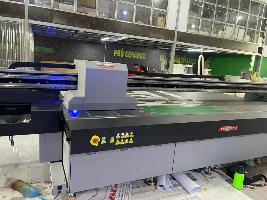 Ban giao may in uv phang Taimes tai Thanh Hoa 6