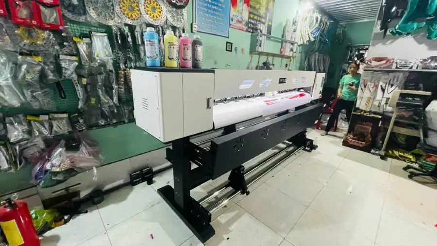 ban giao may in decal hongying 1m8 ve kien giang 1